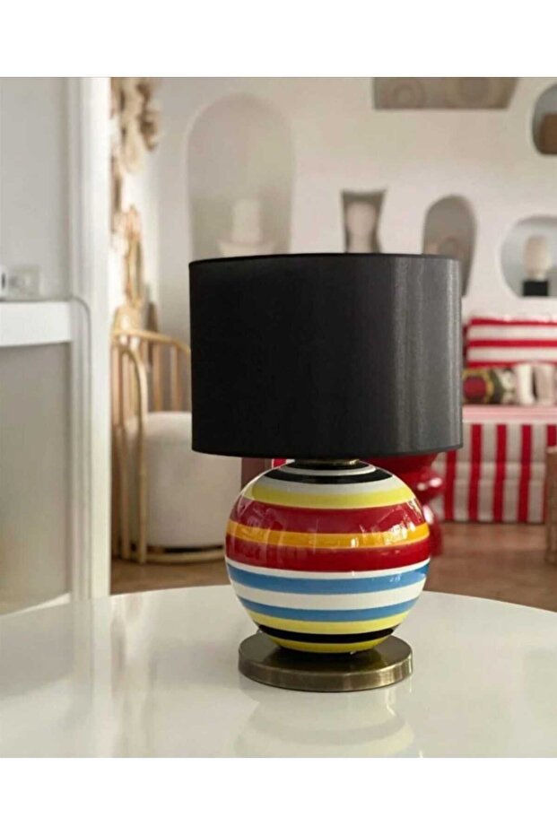 Shehon table lamp with a stylish and modern design - 1