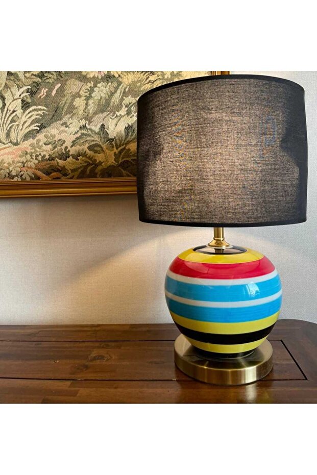 Shehon table lamp with a stylish and modern design - 4