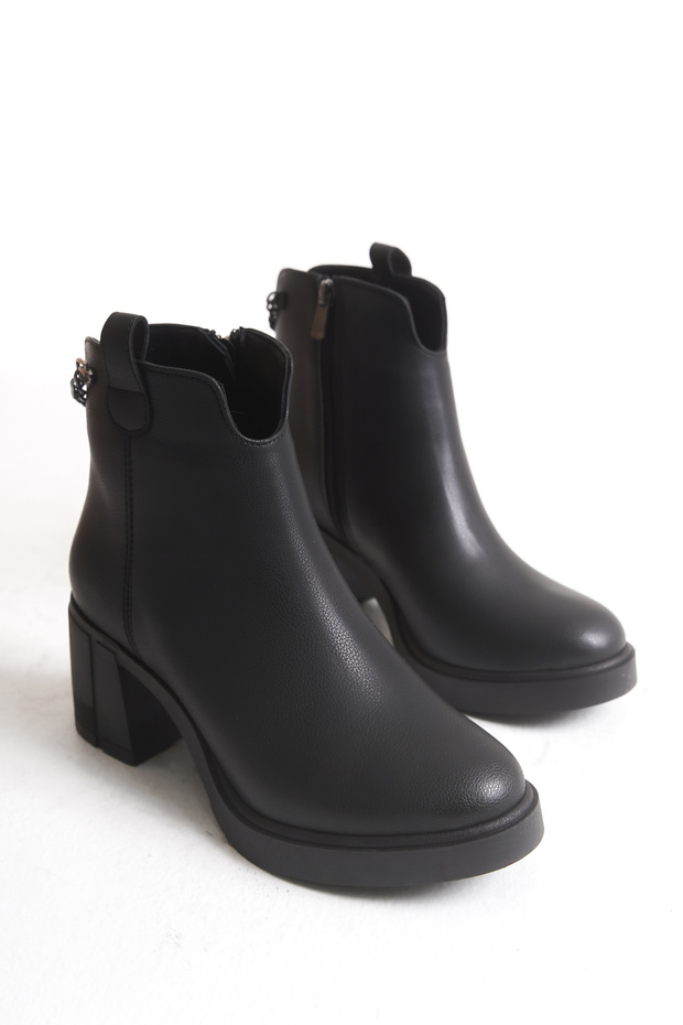 Lucia Sinclair Black Rustic Women's Zippered Chain Detailed Casual Boots