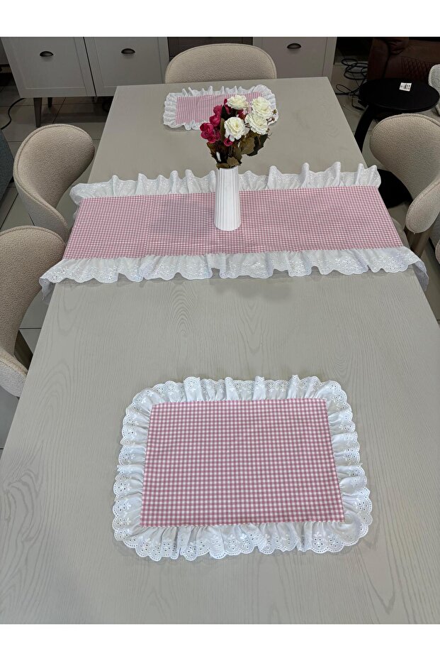 3 Piece Ruffle Set 2 American Table Napkins + 1 Ruffle Runner