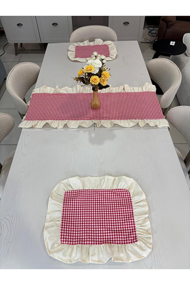 3 Piece Ruffle Set 2 American Table Napkins + 1 Ruffle Runner