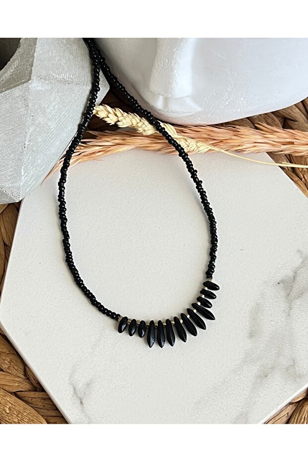 Siyah Boncuklu Tasarım Kolye - 1