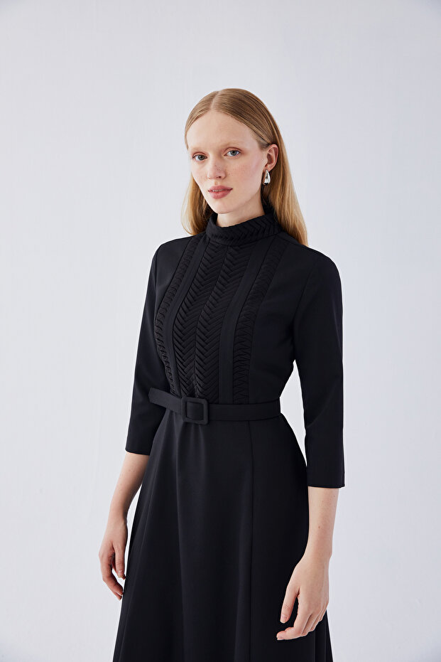 KEMERLİ PLİSELİ ELBİSE - 2