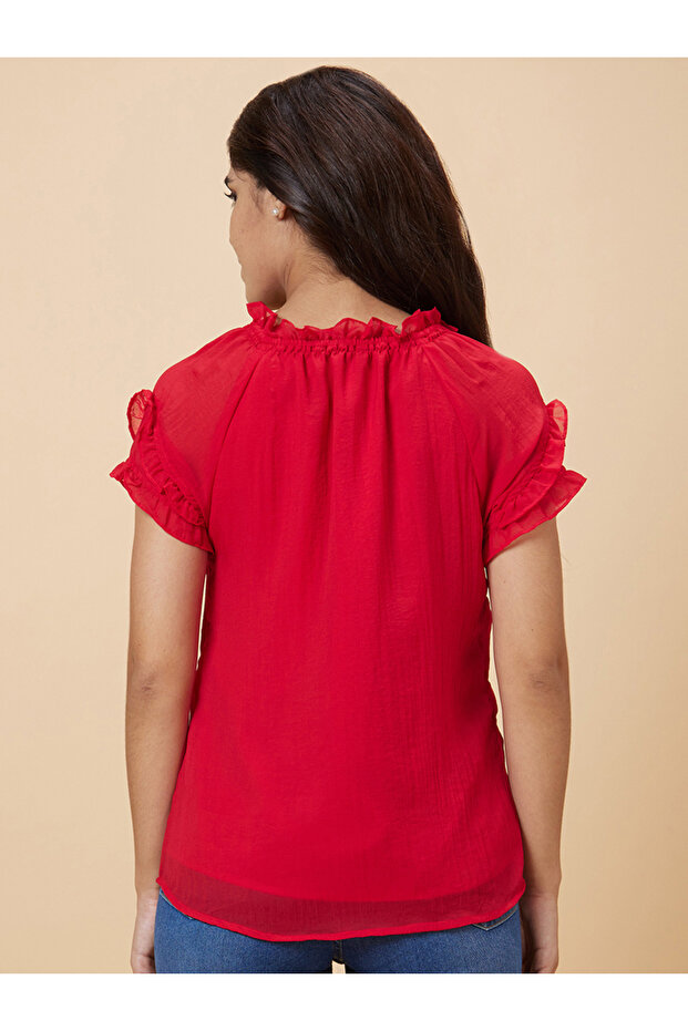 بلوزة حمراء سادة بفتحة رقبة على شكل حرف V - 3