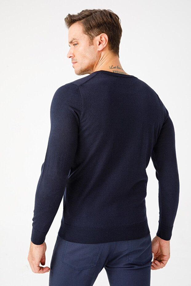 سترة تريكو رفيعة بياقة دائرية للرجال - 3