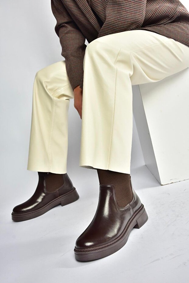 V676556909 Brown Rubber Detailed Women's Boots