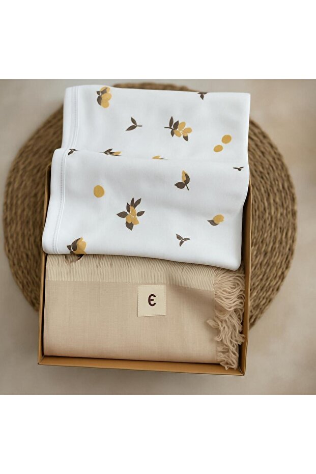 Muslin Blanket and Cotton Blanket + Pacifier Strap with Gift (Boxed)