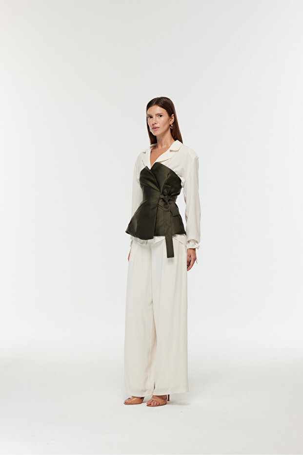 Donna Haki Korse - 2