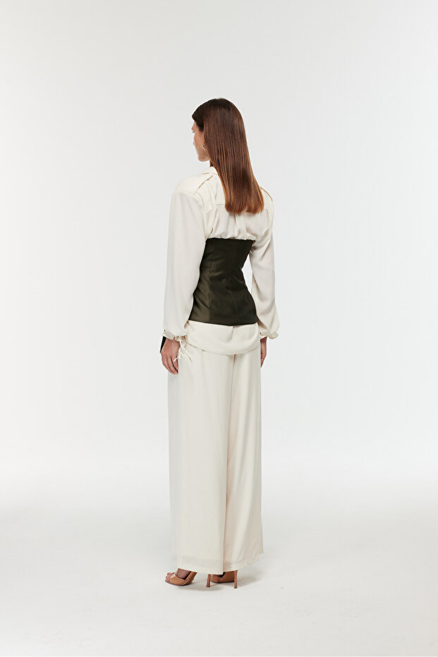 Donna Haki Korse - 3