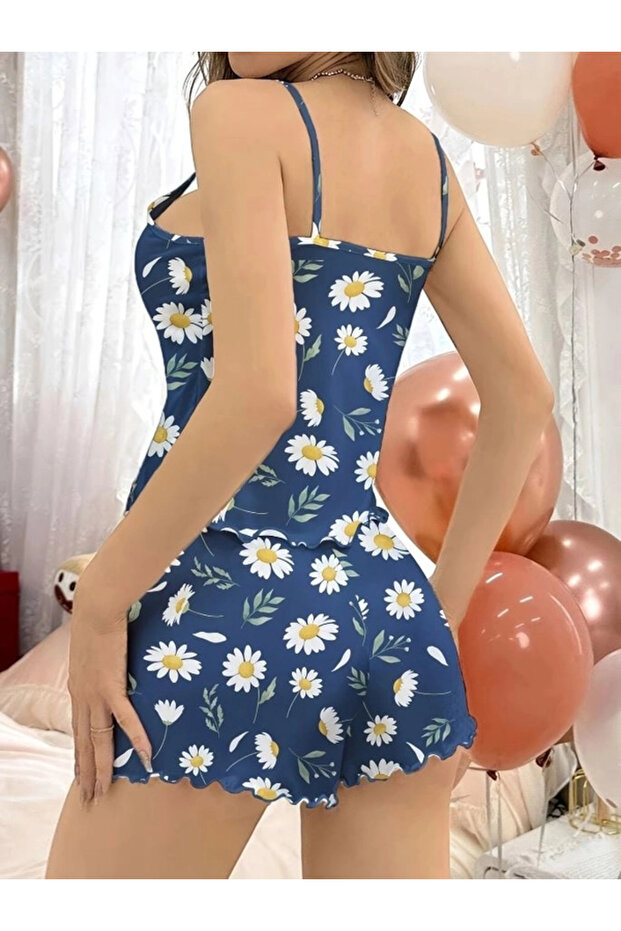طقم بيجامة مع شورت منقوش عليه زهرة الأقحوان - 5