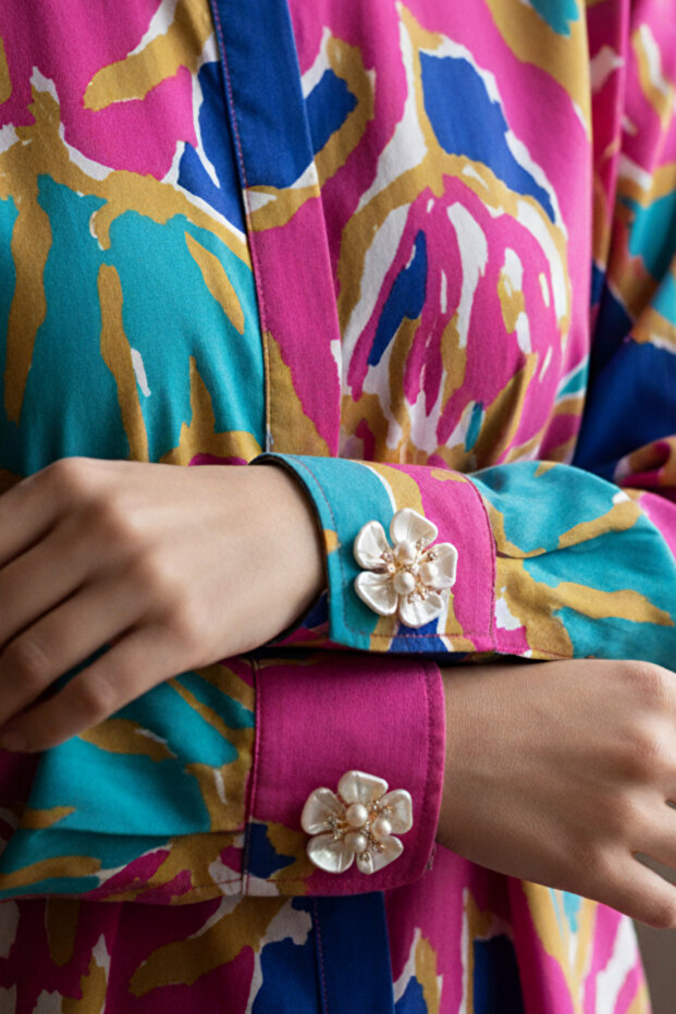 Yeni Trend 5 Yapraklı İnci ve Kristal Detaylı Düğme Kapağı Broş Düğme Klipsi 1 Adet - Elegance Bloom - 4