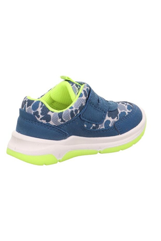 Child's shoes