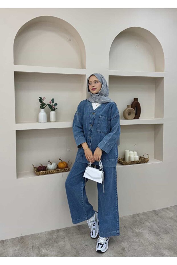 طقم جينز برقبة على شكل حرف V - 1