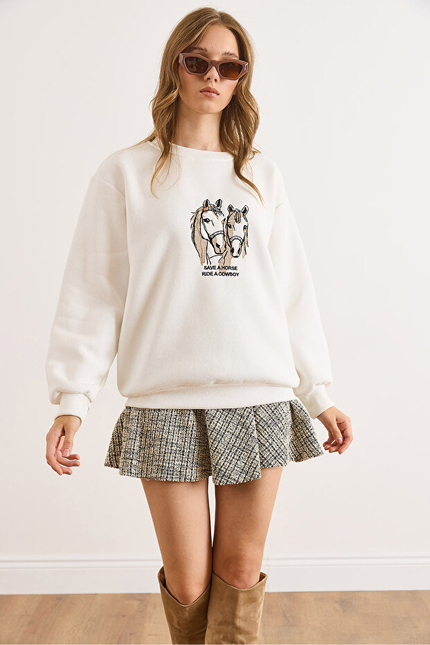 Women's Ecru Horse Embroidered Comfortable Fit Ribbed Sweatshirt Swt-19000756