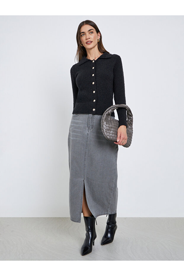 بلوزة مضلعة مزخرفة بأزرار - 2