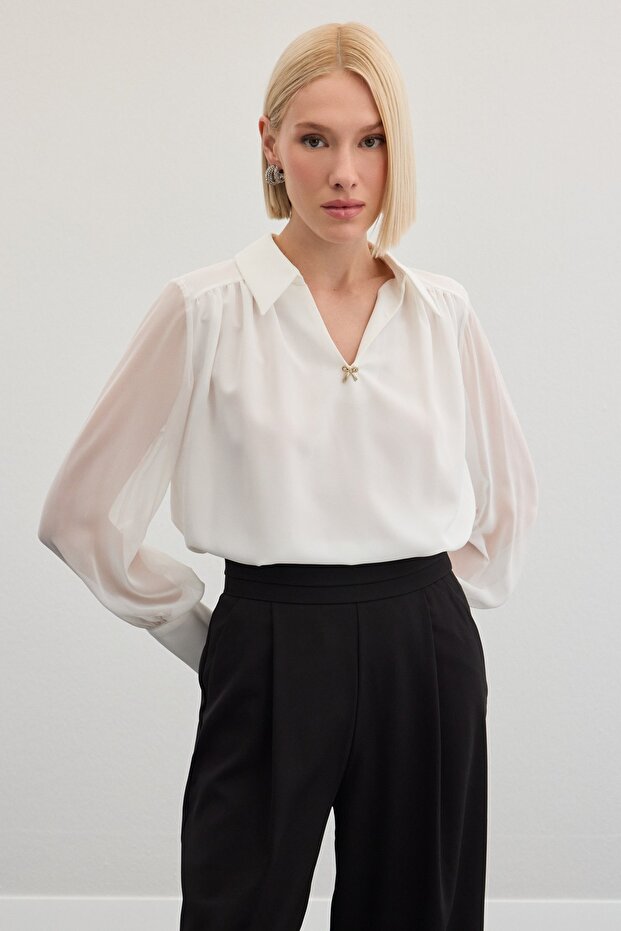 Lässige Bluse mit Accessoires - Ecru - 2