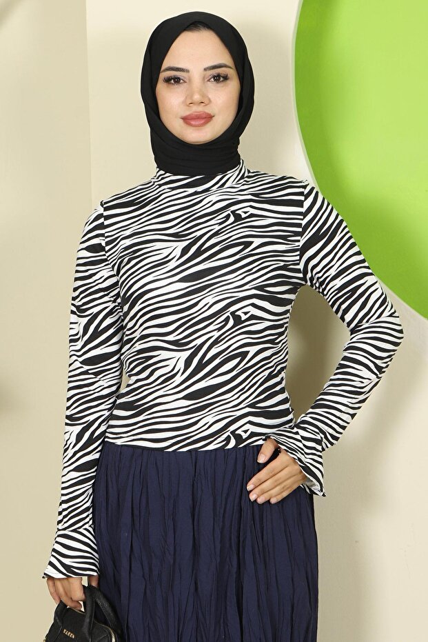 بدلة بيضاء بنمط الحمار الوحشي مع أكمام مكشكشة HM2821 - 1