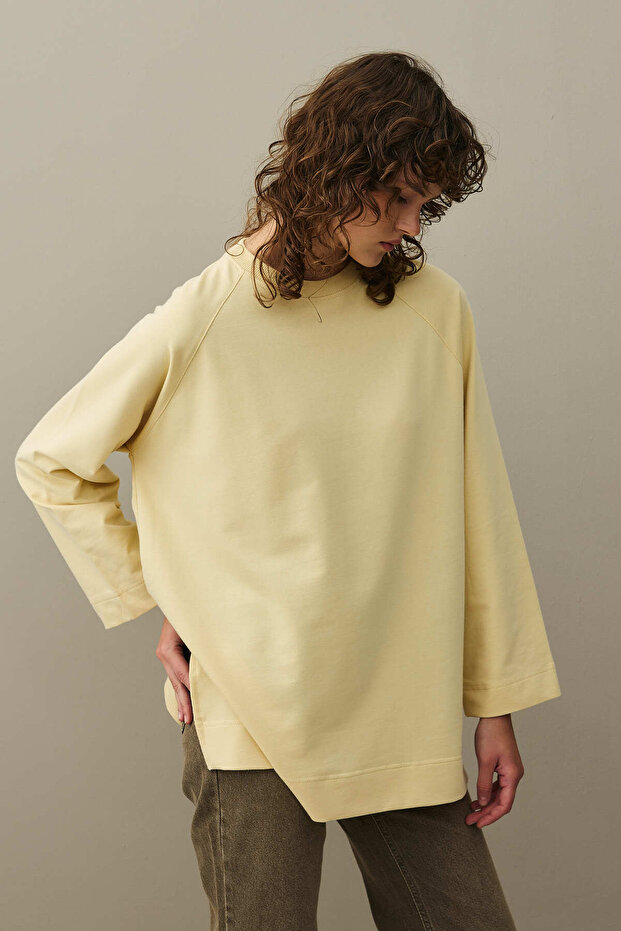Yırtmaç Detaylı Basic Sweatshirt Sarı - 3