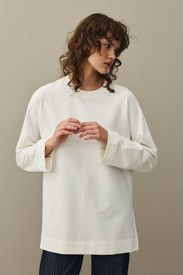 Yırtmaç Detaylı Basic Sweatshirt Ekru - 3