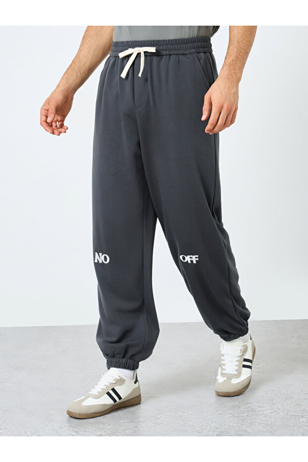 Men Cuffed Relaxed Fit Joggers with Drawcord