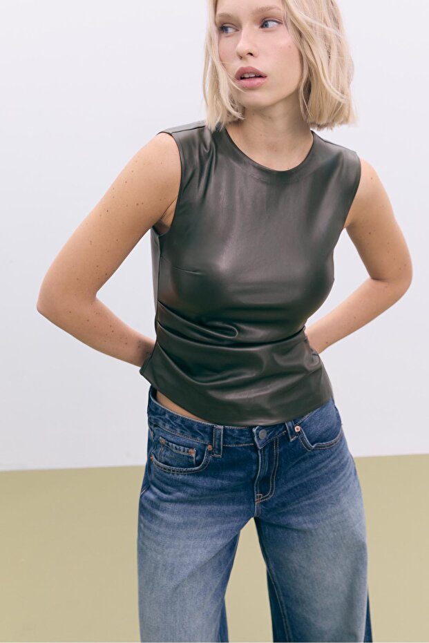 Suni deri kolsuz üst - 1