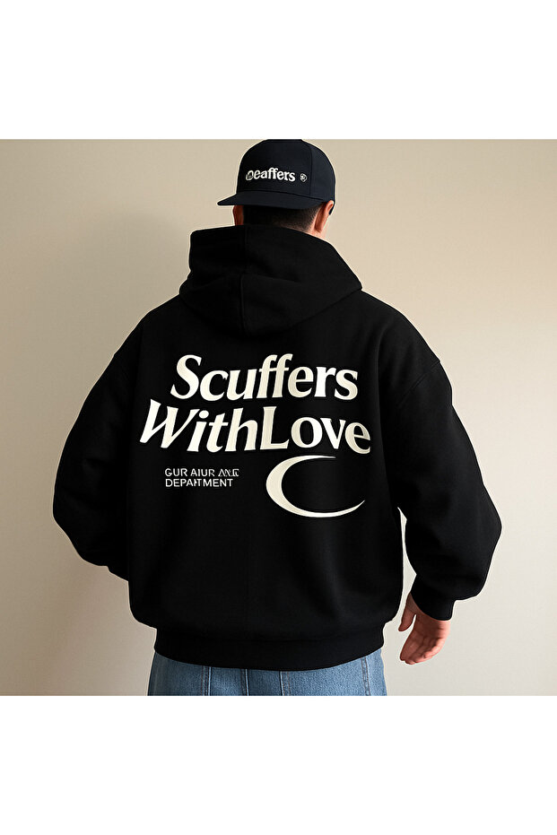 سويت شيرت بقلنسوة مطبوع عليه نص Scuffers With Love مقاس كبير للجنسين مع جيب كنغر