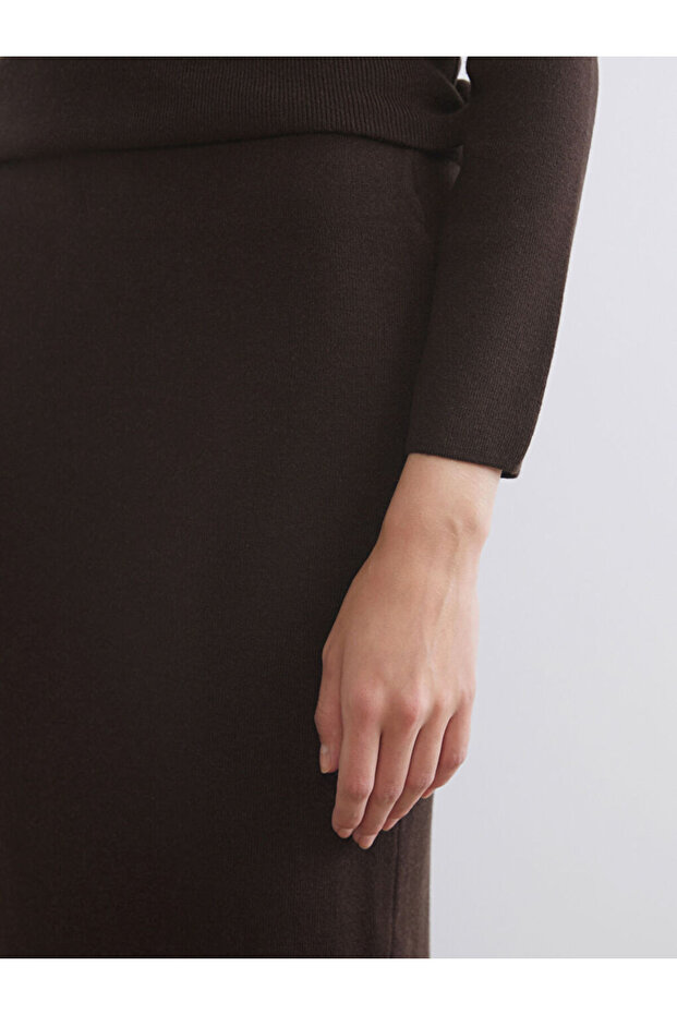 UZG Store'dan Stilinizi Oluşturun | Beli Lastikli Yırtmaçlı Triko Etek - 3