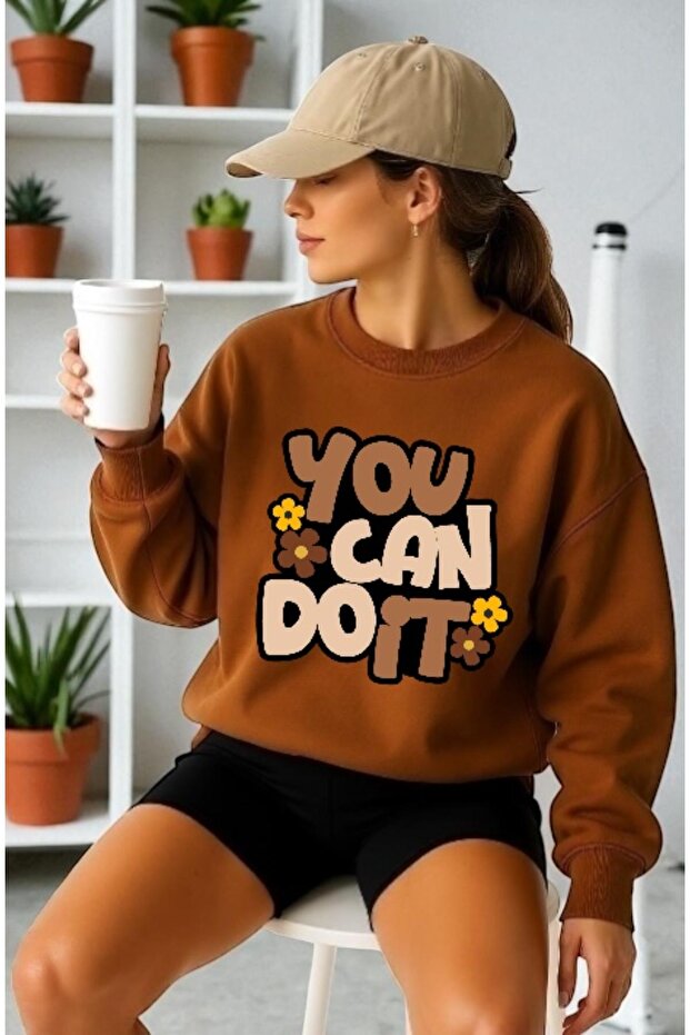 سويت شيرت بأكمام طويلة للجنسين مطبوع عليه عبارة You Can Do It وياقة على شكل دراجة