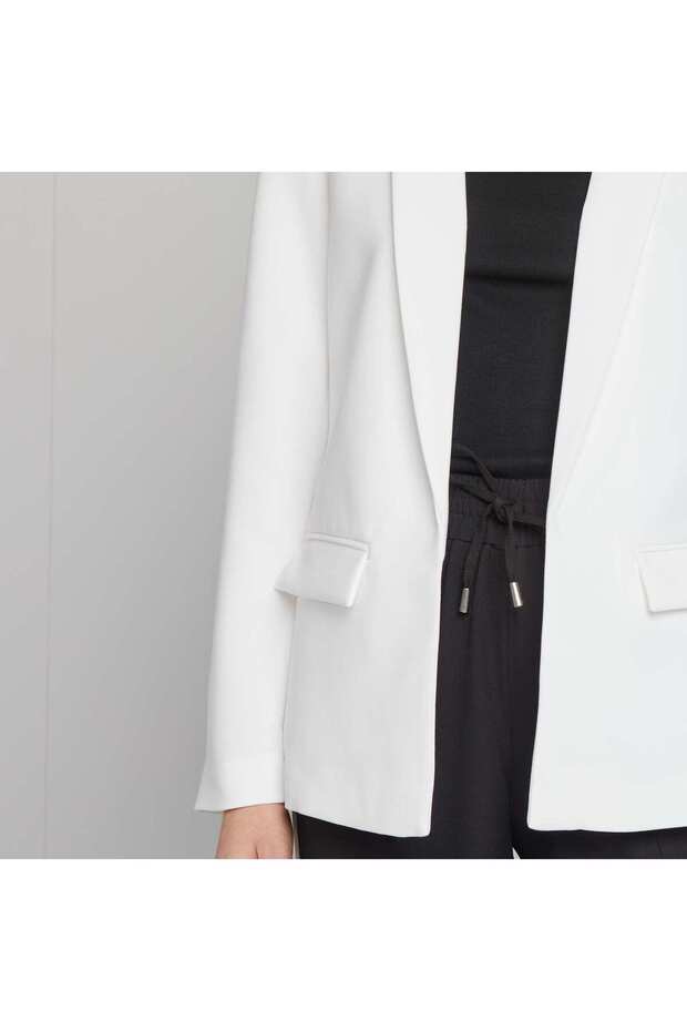 بليزر متوسط الطول باللون الأبيض - 5