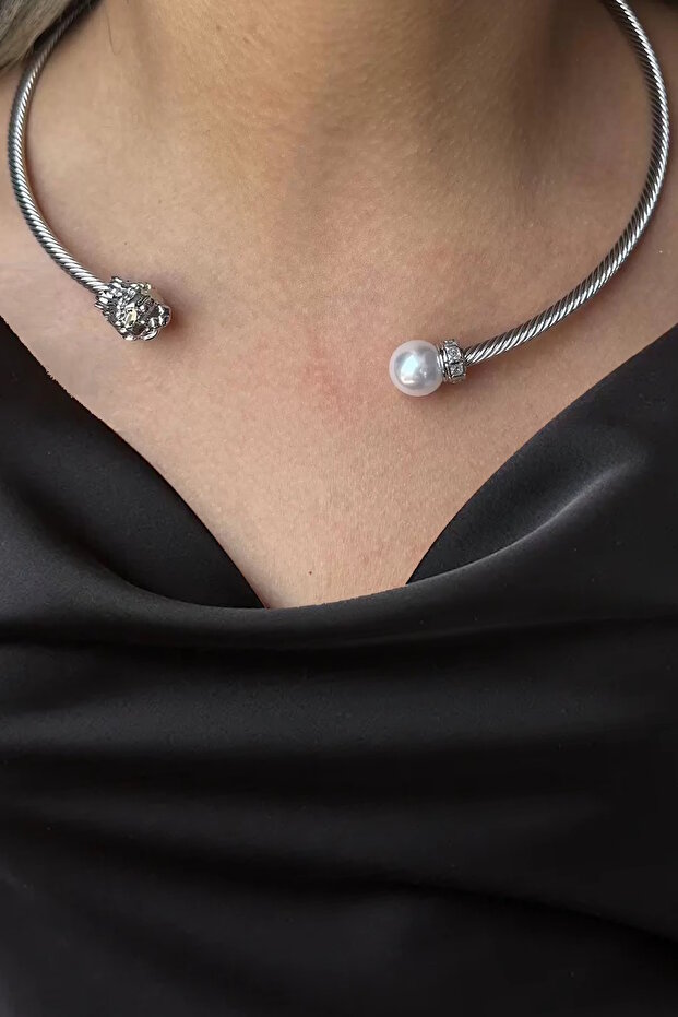 Silver Color Lion with Pearl Metal Choker Necklace