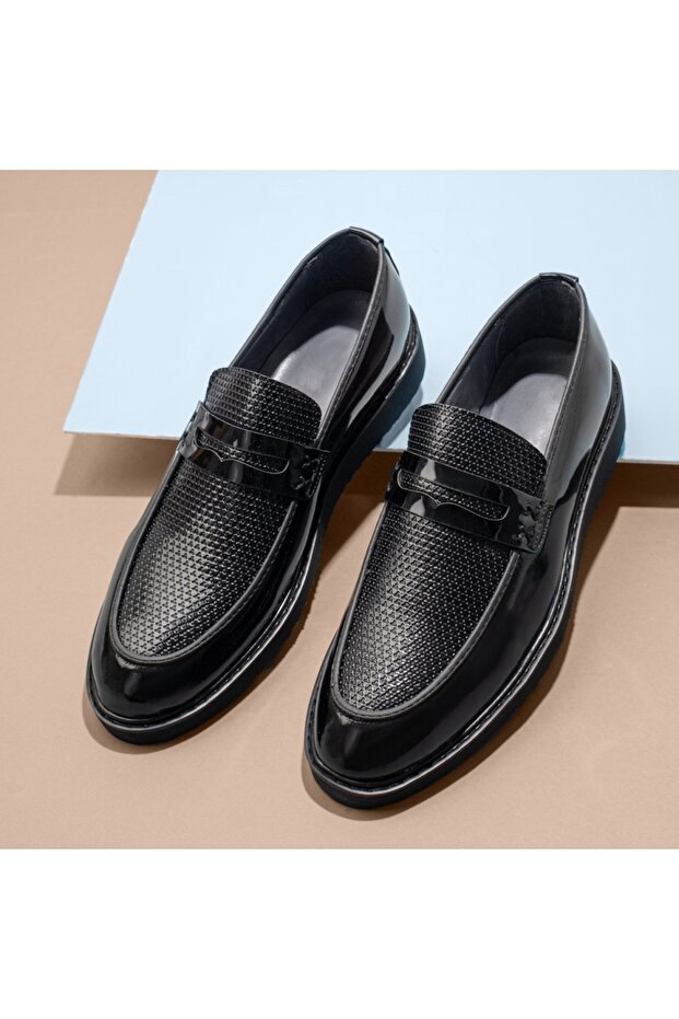 Black men's loafers with a glossy appearance and a print MOD11683 - 3