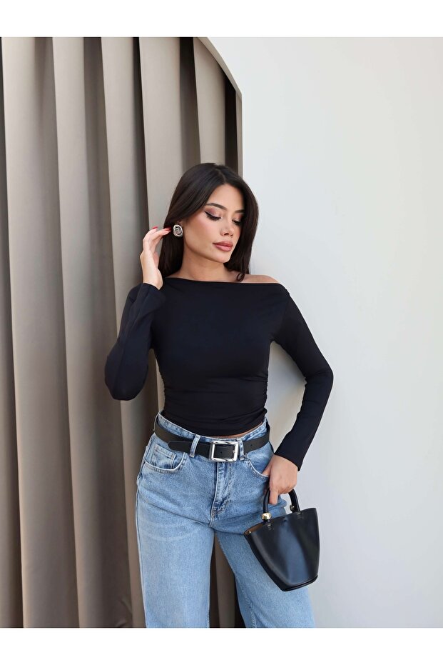 Off-Shoulder Side Gathered Blouse