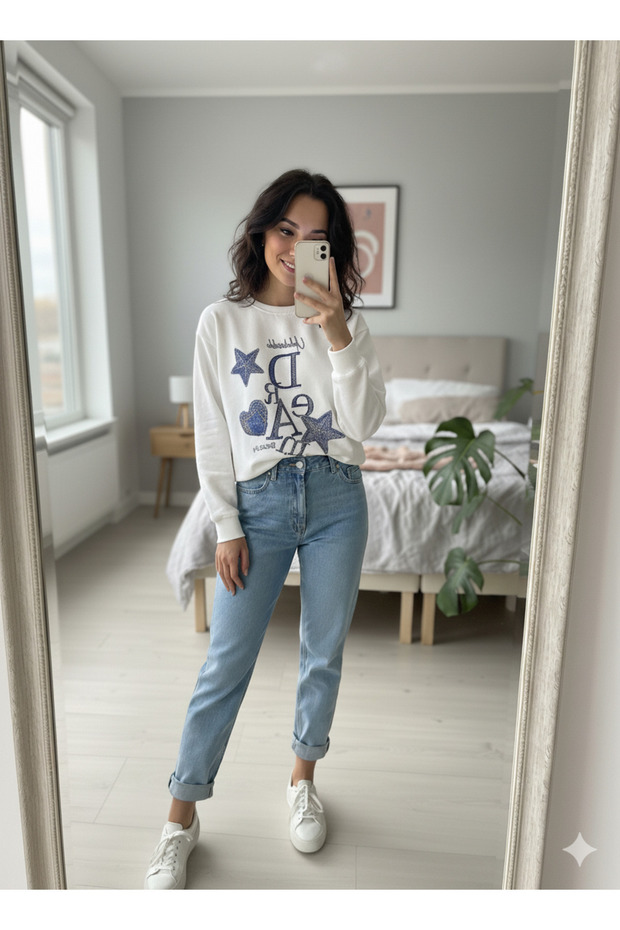 Dream Printed Crew Neck Standard Fit Rhinestone and Printed Women's Sweat