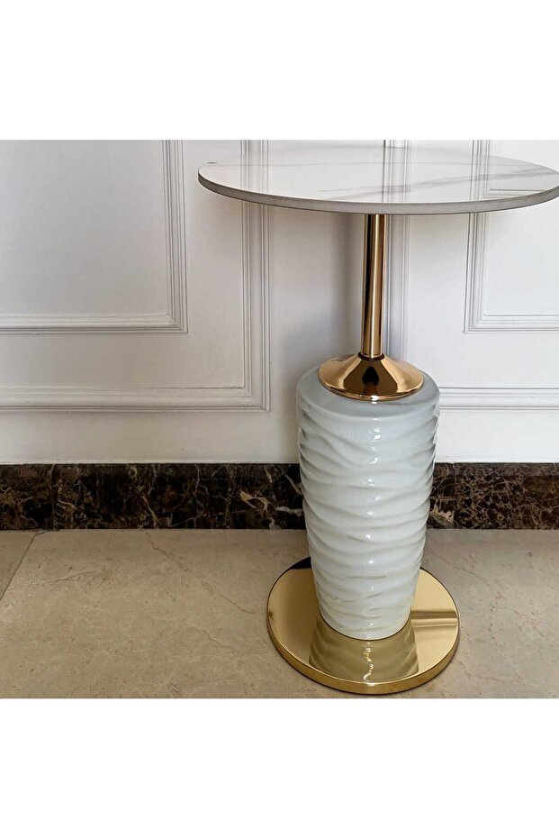 Shehon Side Table with a Stylish and Modern Design - 1