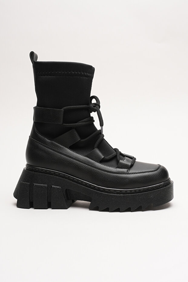 Women's Lace-Up Design Sole Flexible Boots Karel Black