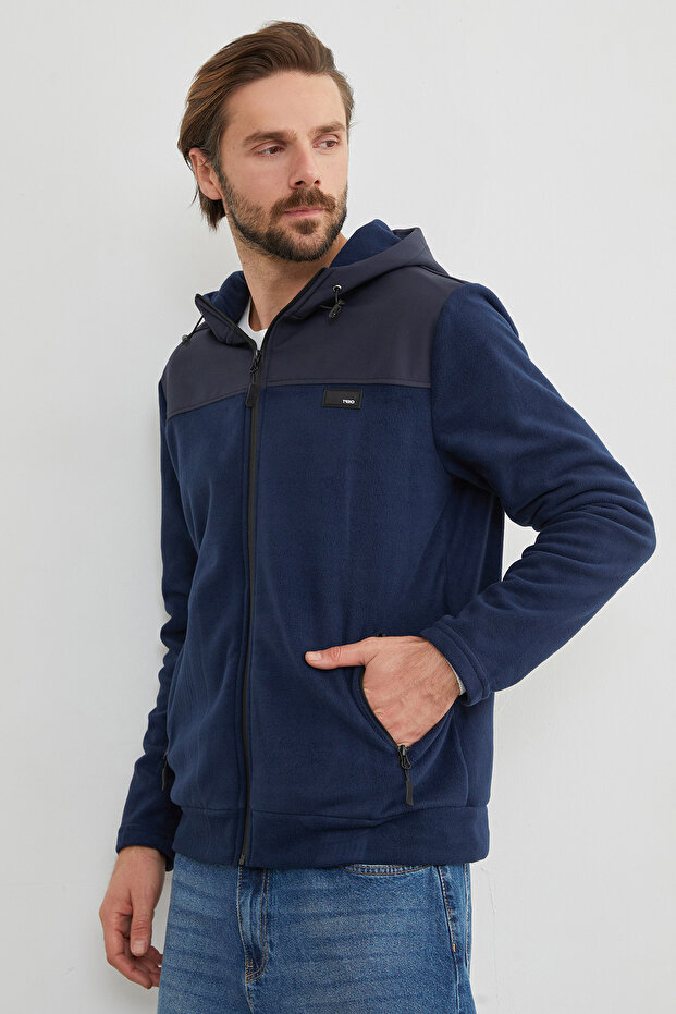 Coat with Hood and Zipper in Fleece Fabric