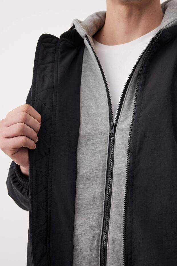 Siyah Regular Fit Örme Kapüşonlu Unisex Kışlık Mont TMNAW26MO00015 - 4