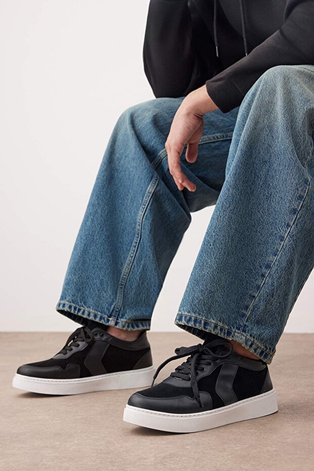 Siyah Süet Deri Bağcıklı Erkek Sneaker
TAKAW26SN00022 - 1