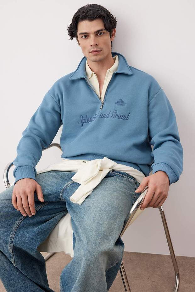 Mavi Yeni Oversize/Geniş Kesim Polo Yaka Slogan Nakışlı İçi Şardonlu Sweatshirt TMNAW26SW00011 - 1