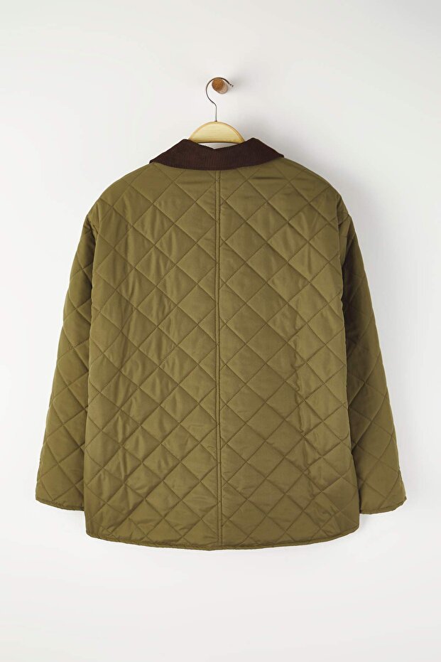 Koyu Haki Oversize Kalıp Yakası Kadife Detaylı Kapitone Büyük Beden Mont TWOAW26AW00020 - 6