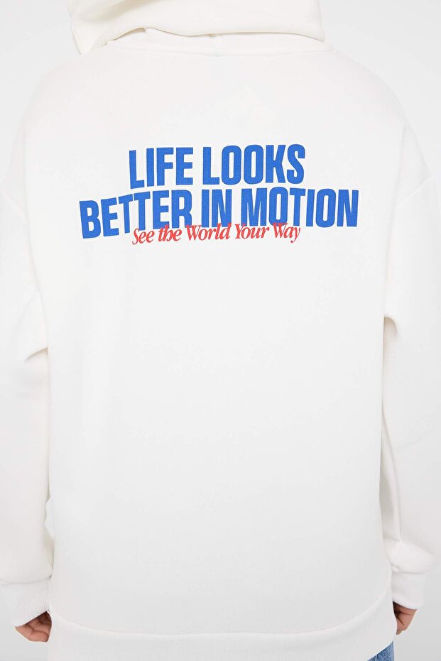 Teen Ekru Oversize/Geniş Kalıp Slogan Baskılı Kalın İçi Polarlı Örme Sweatshirt TWOAW26SW00163 - 5