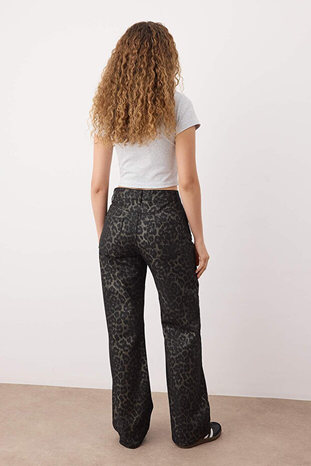 Çok Renkli Leopar Desenli Yüksek Bel Wide Leg Geniş Paça Jeans TWOAW26JE00154 - 4