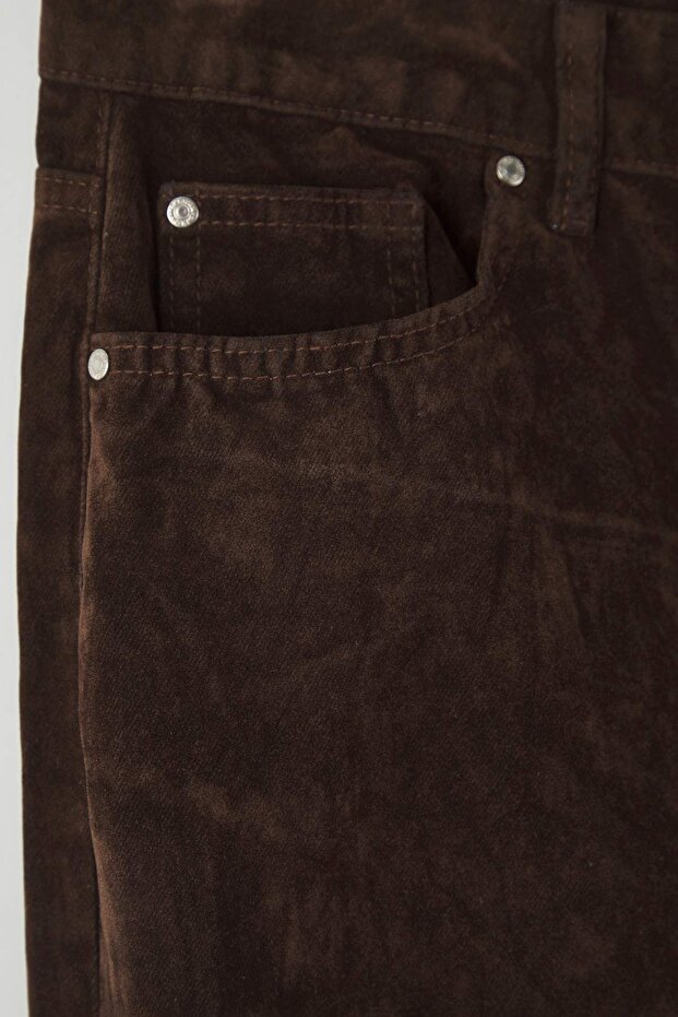 Kahverengi Süet Görünümlü Straight Fit Büyük Beden Jeans TBBAW26CJ00037 - 6