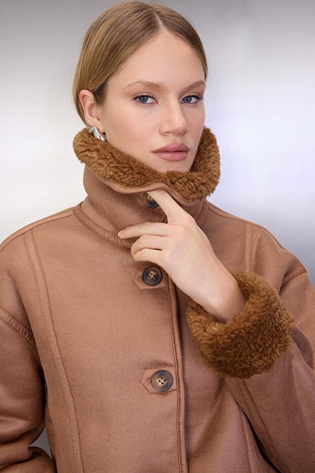 Camel Oversize Kalıp Peluş Detaylı Süet Mont TWOAW26MO00073 - 3