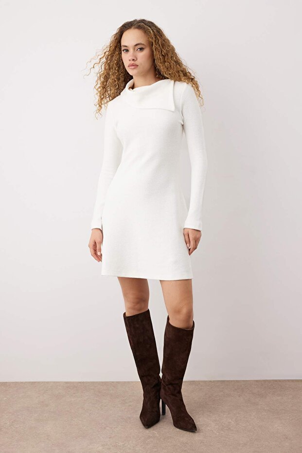 Ekru Yaka Detaylı Bodycon Diagonel Mini/Kısa Esnek Örme Elbise TWOAW26EL00224 - 2