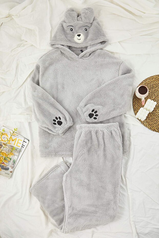 Gri Kapüşonlu ve Nakışlı Wellsoft Kışlık Örme Pijama Takımı TBBAW26AI00008 - 2