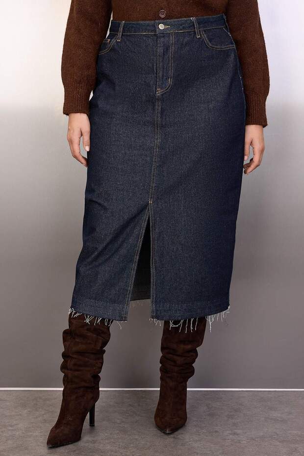 Koyu Mavi Ön Yırtmaçlı Midi Boy %100 Pamuk Non-Stretch Büyük Beden Denim Etek TBBSS23AZ00054 - 6