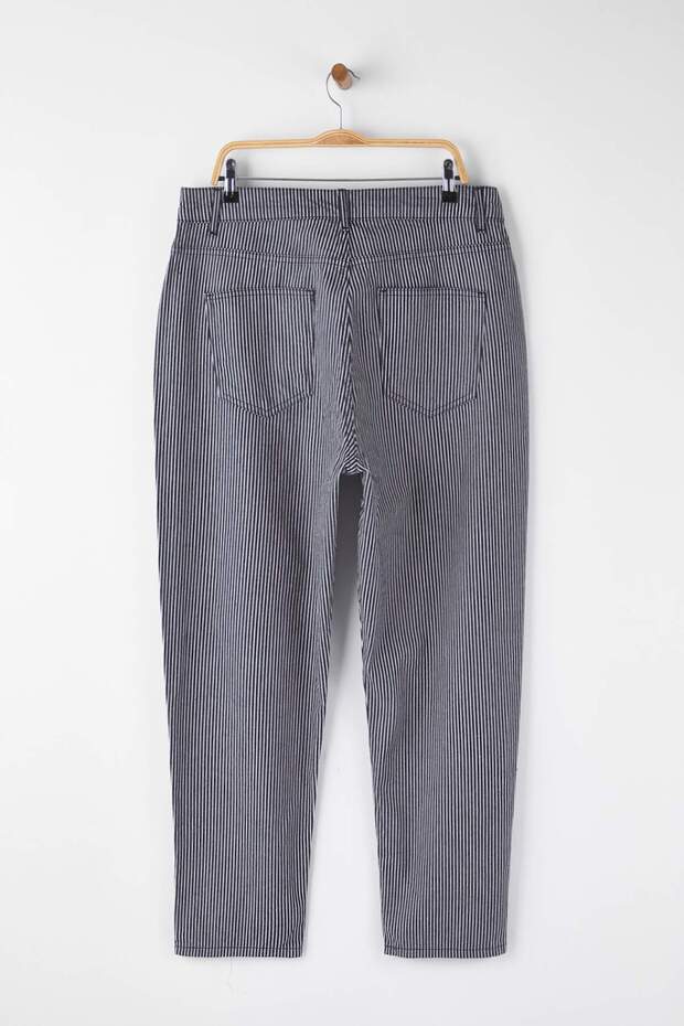 Koyu Mavi Yüksek Bel Çizgili Mom Fit Denim Büyük Beden Jeans TBBAW26CJ00027 - 7