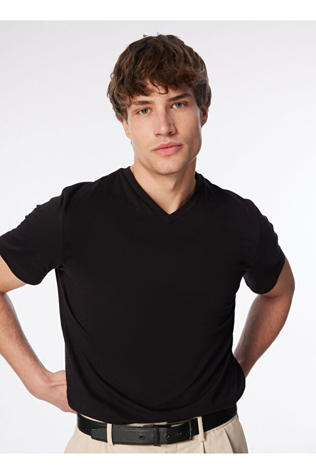 V-Neck Black Men's T-Shirt 242 LCM 242037 JONAT BLACK