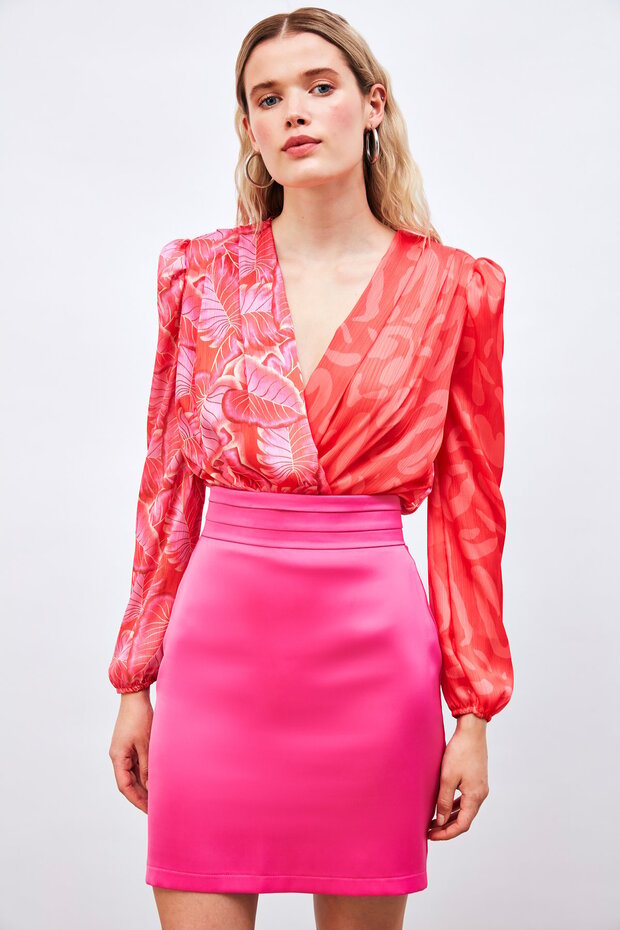 بلوزة بودي سوت منقوشة بصفين من الأزرار - أحمر - 1